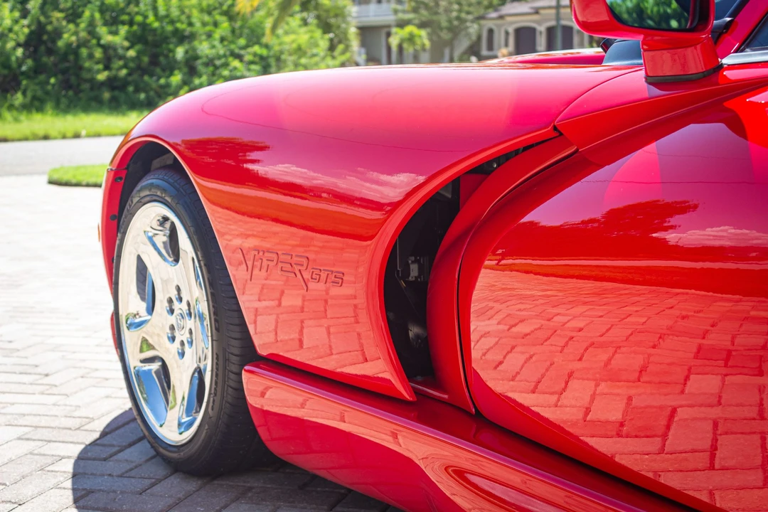 2002 Dodge Viper GTS 2nd Gen - Image 18 of 31