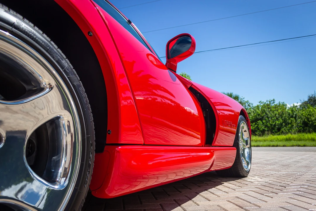 2002 Dodge Viper GTS 2nd Gen - Image 27 of 31