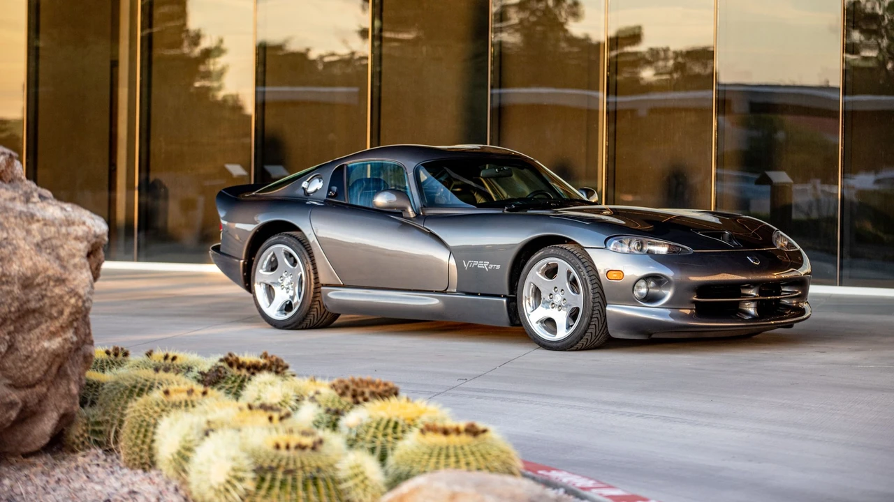2002 Dodge Viper GTS 2nd Gen - Image 20 of 31