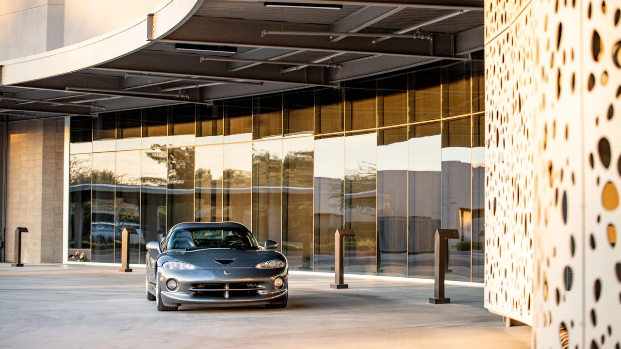 2002 Dodge Viper GTS 2nd Gen - Image 24 of 31