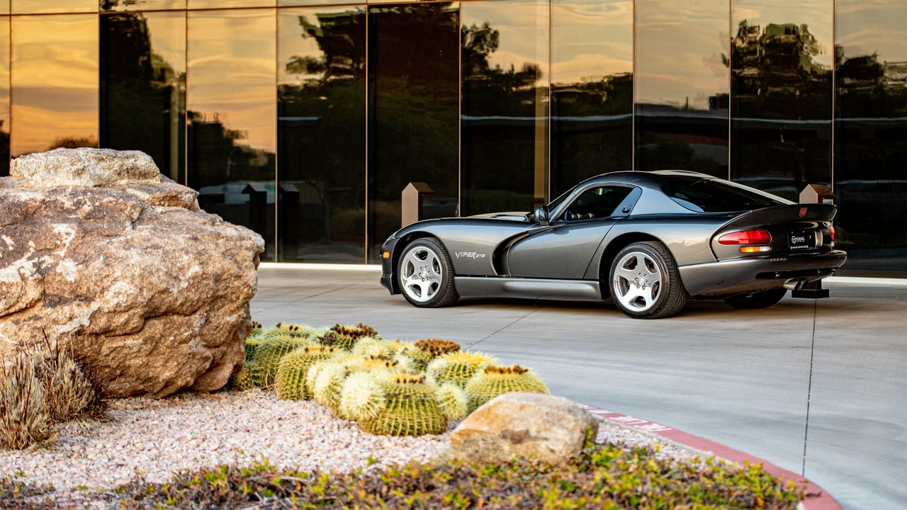2002 Dodge Viper GTS 2nd Gen - Image 7 of 31