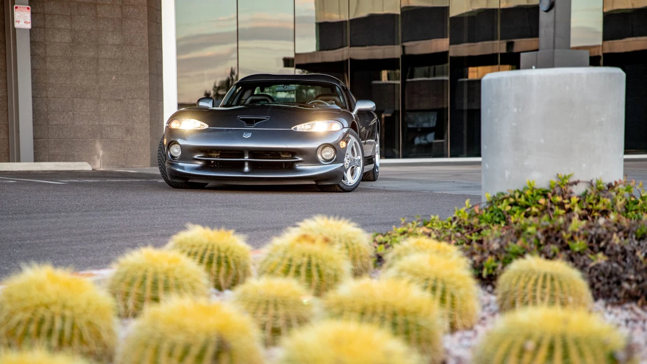 2002 Dodge Viper GTS 2nd Gen - Image 27 of 31
