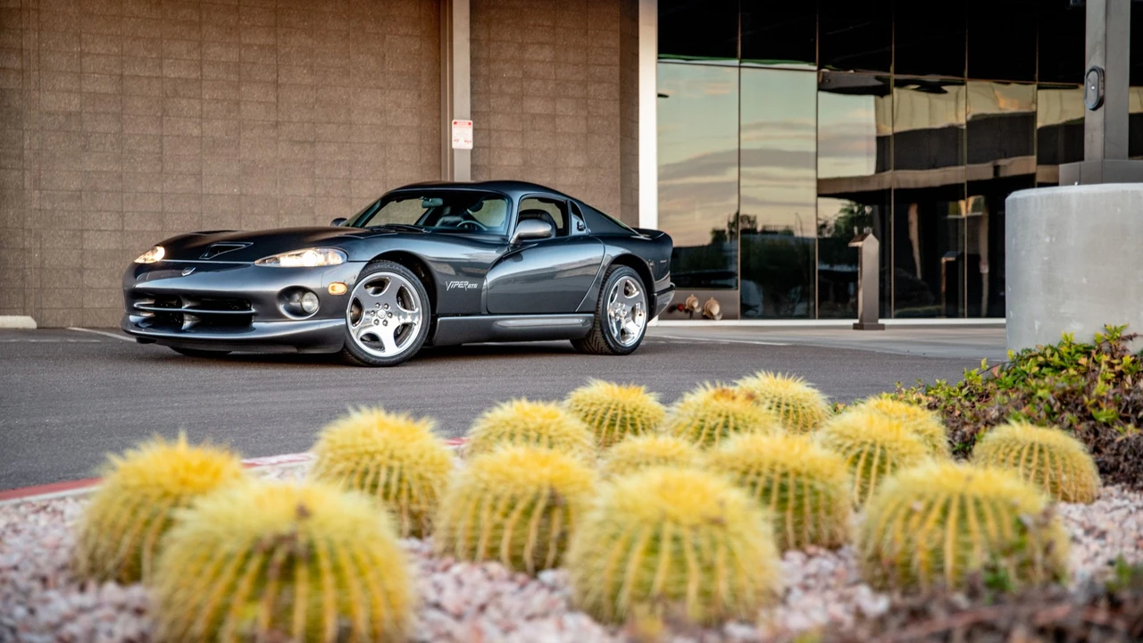 2002 Dodge Viper GTS 2nd Gen - Image 28 of 31