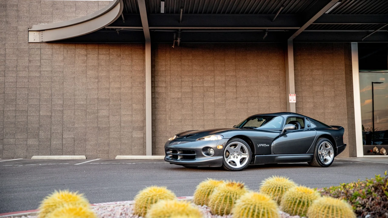 2002 Dodge Viper GTS 2nd Gen - Image 29 of 31