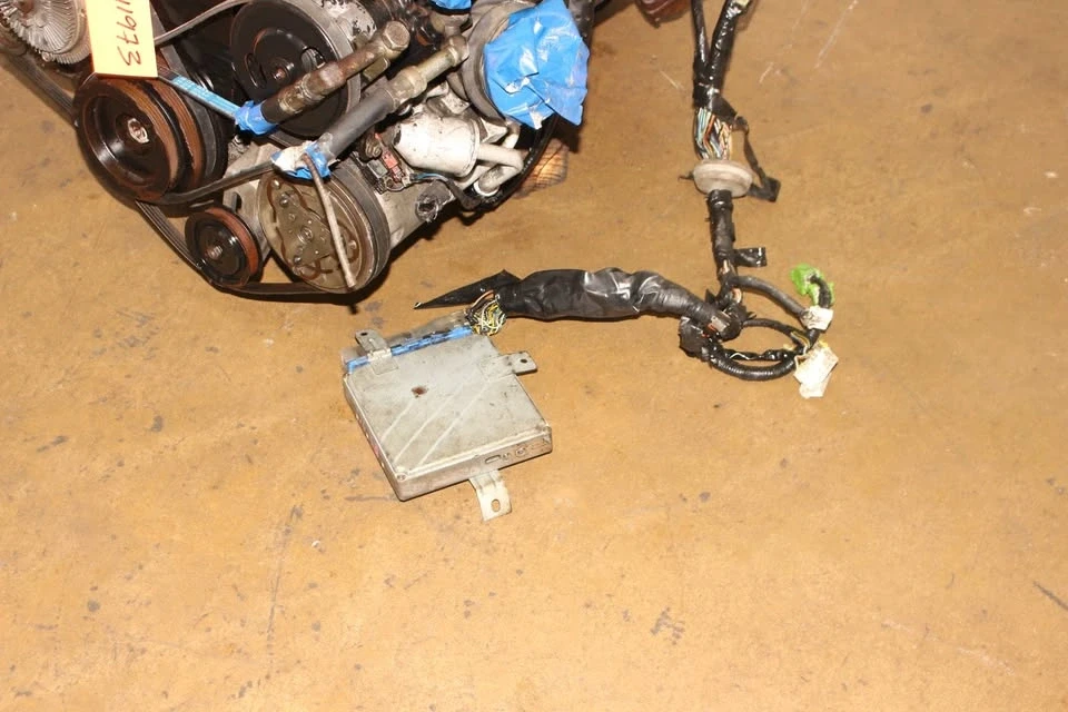 1989 Parts & Memorabilia Engines - Image 3 of 9