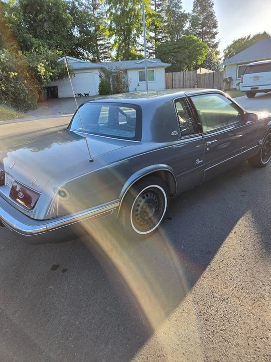 1989 Buick Riviera 4th-7th Gen - Image 3 of 16