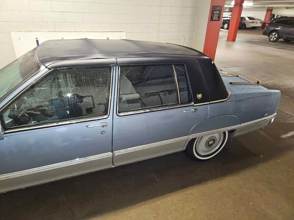 1989 Cadillac Brougham - Image 4 of 6