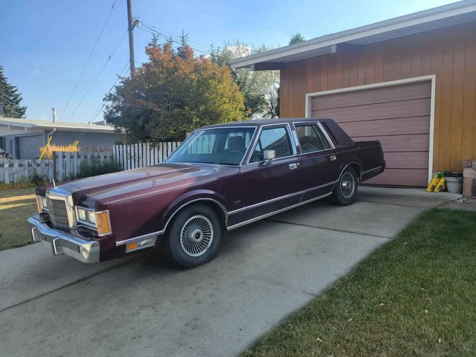 1989 Lincoln Town Car - Image 2 of 2