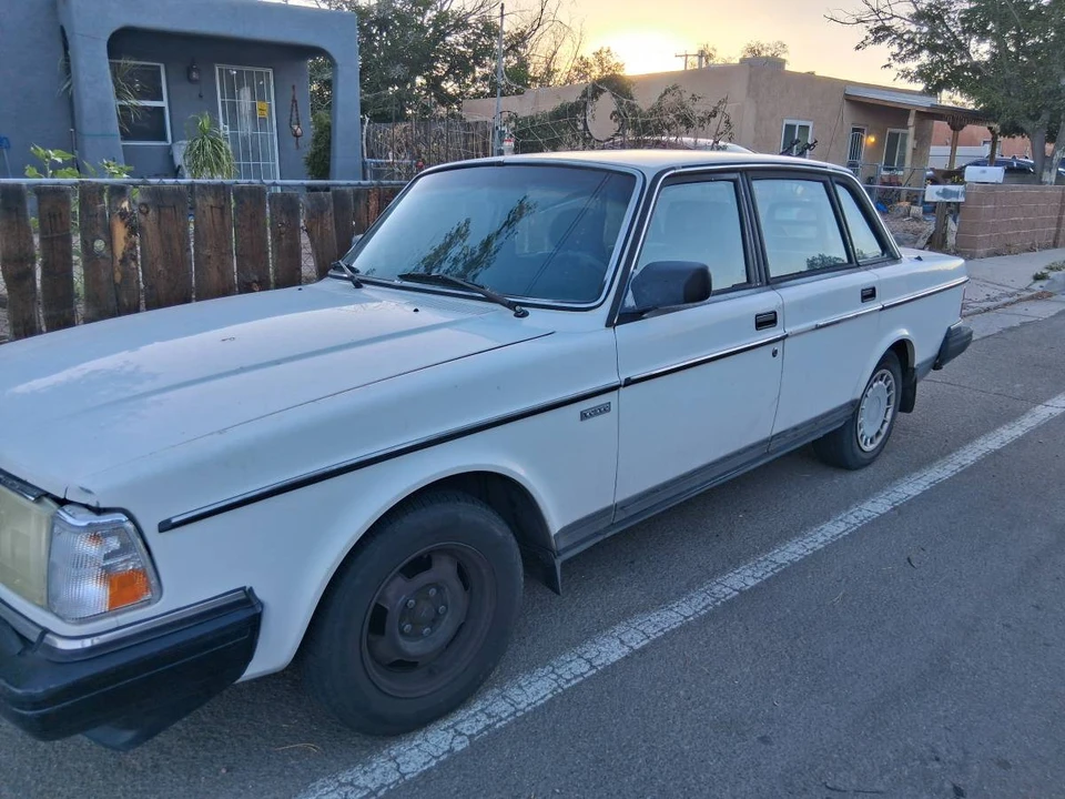 1989 Volvo 244 - Image 3 of 12
