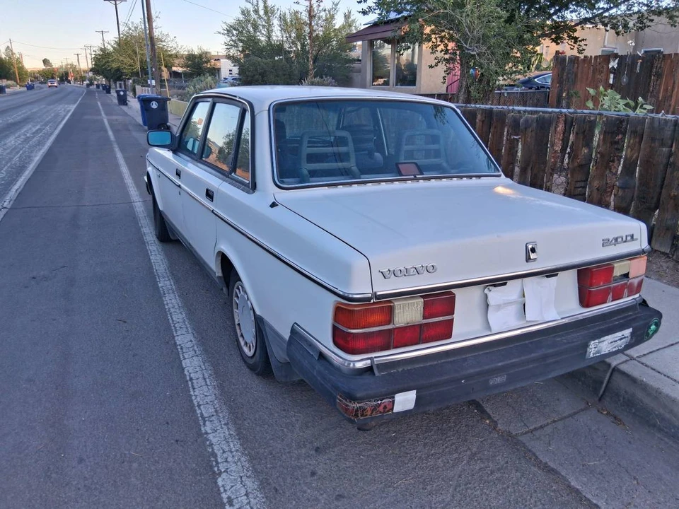 1989 Volvo 244 - Image 6 of 12