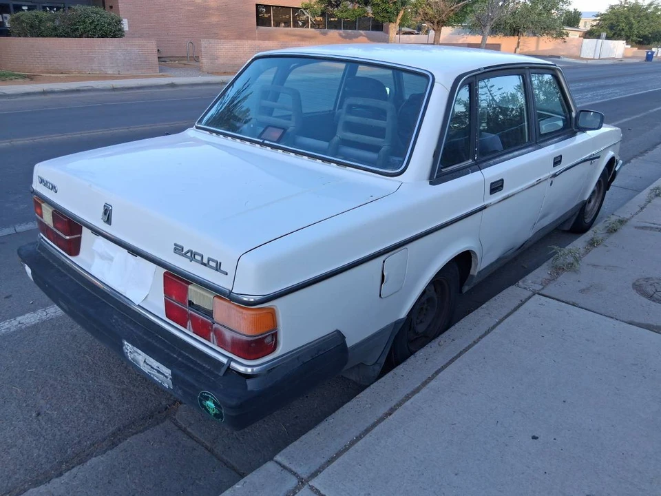 1989 Volvo 244 - Image 7 of 12