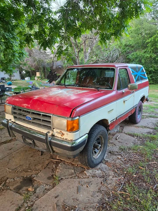 Ford Bronco 4th Gen - Image 10 of 11