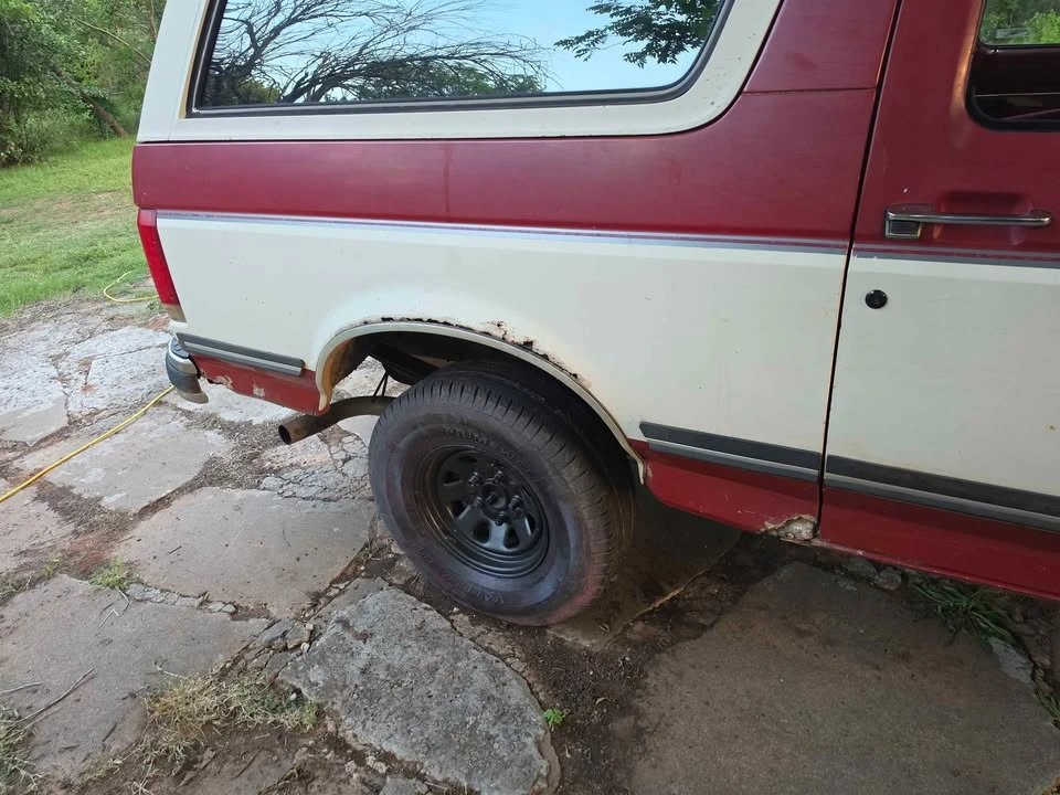 Ford Bronco 4th Gen - Image 7 of 11