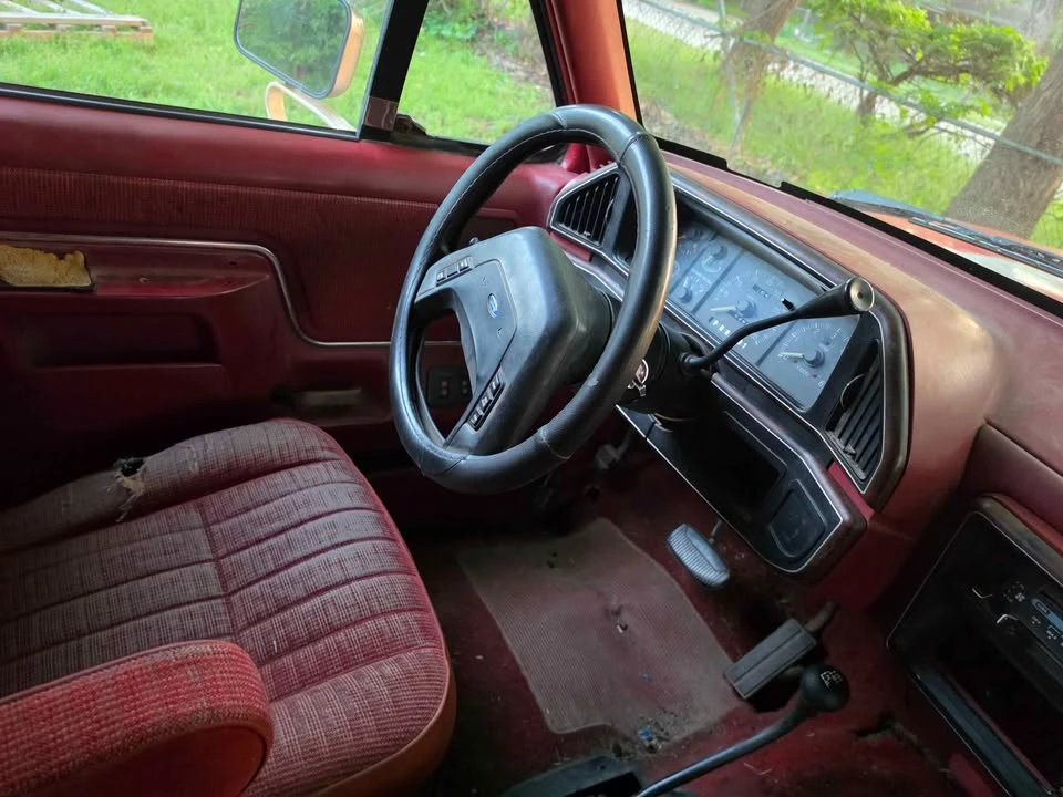 Ford Bronco 4th Gen - Image 9 of 11
