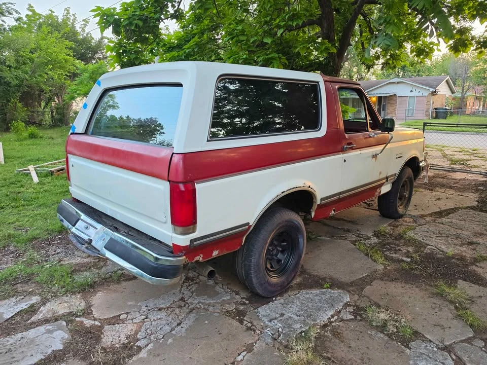 Ford Bronco 4th Gen - Image 2 of 11