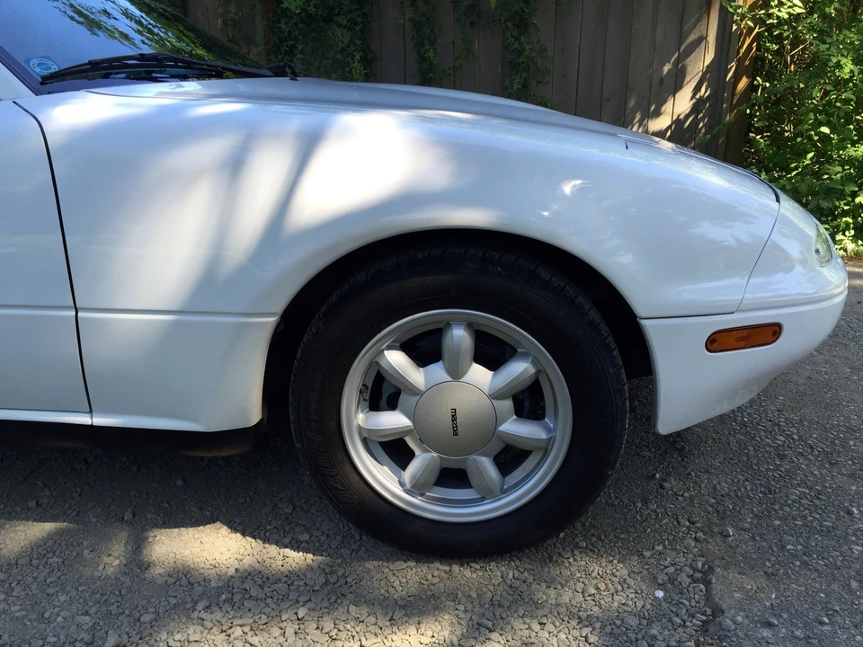1990 Mazda NA MX-5 Miata - Image 28 of 31