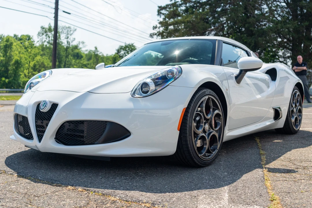 2017 Alfa Romeo 4C Coupe - Image 6 of 31