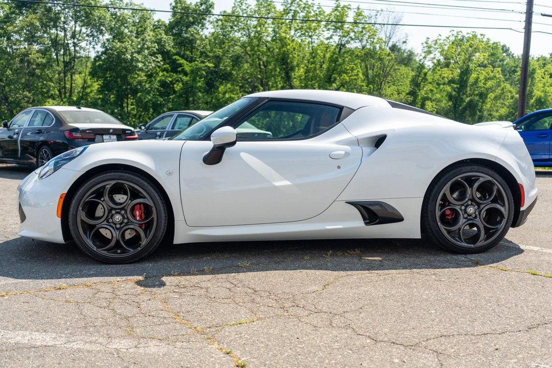 2017 Alfa Romeo 4C Coupe - Image 7 of 31