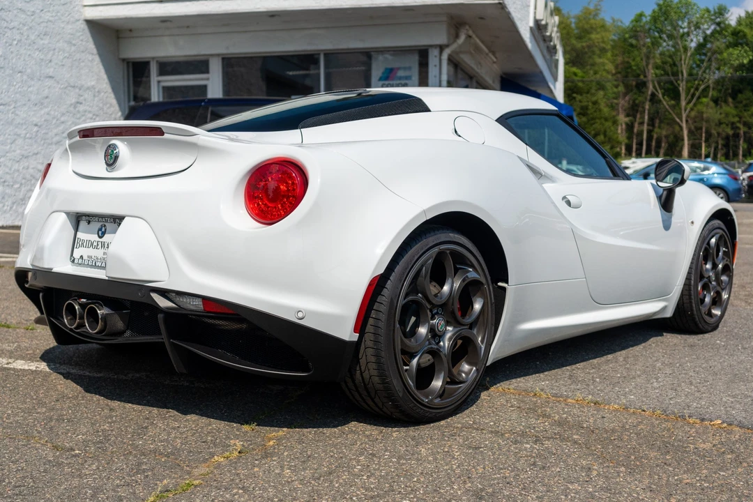 2017 Alfa Romeo 4C Coupe - Image 10 of 31