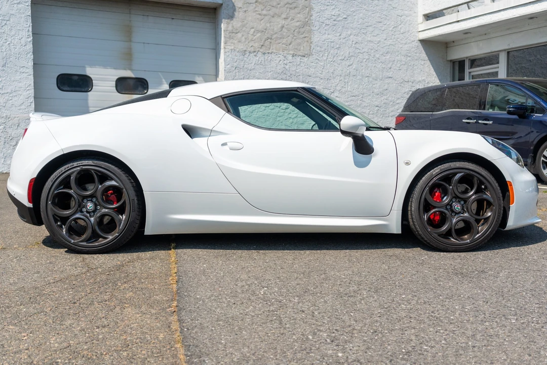 2017 Alfa Romeo 4C Coupe - Image 11 of 31