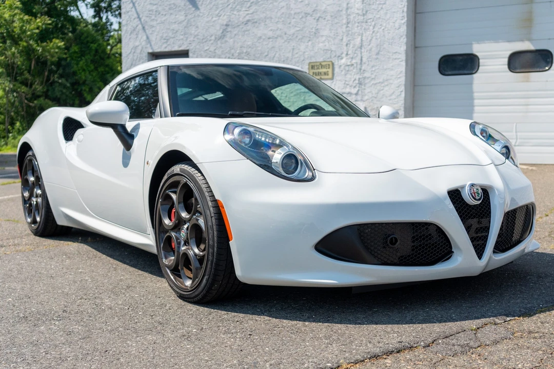 2017 Alfa Romeo 4C Coupe - Image 2 of 31