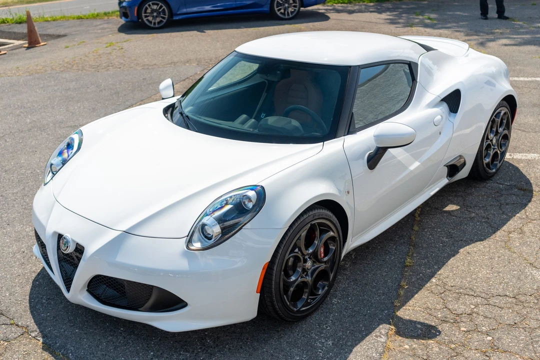 2017 Alfa Romeo 4C Coupe - Image 5 of 31