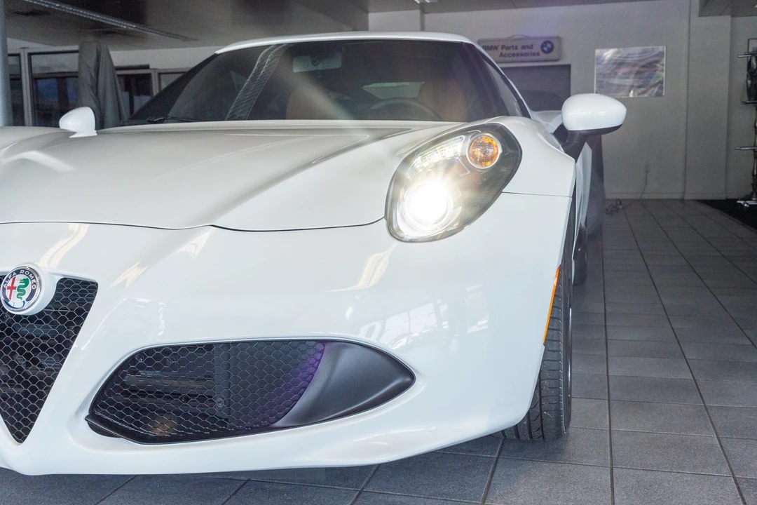 2017 Alfa Romeo 4C Coupe - Image 24 of 31