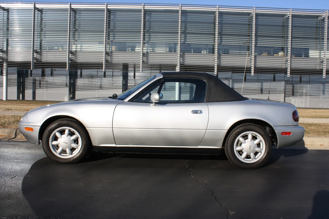 1991 Mazda NA MX-5 Miata - Image 8 of 31