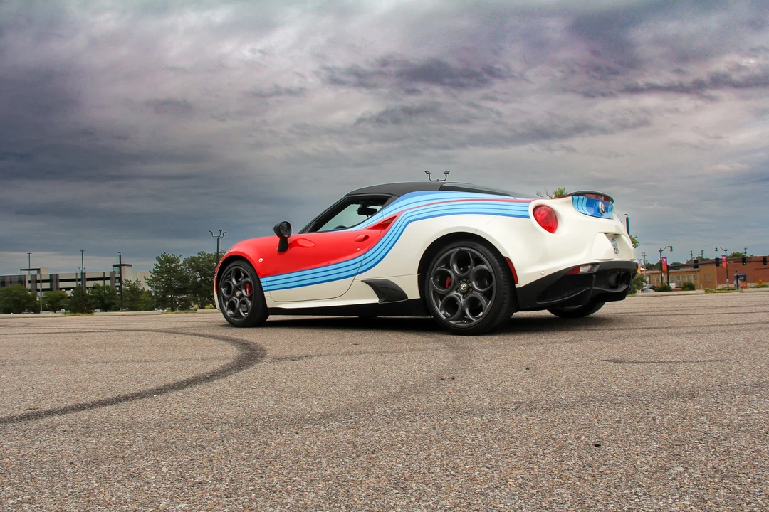 2015 Alfa Romeo 4C Coupe - Image 24 of 31