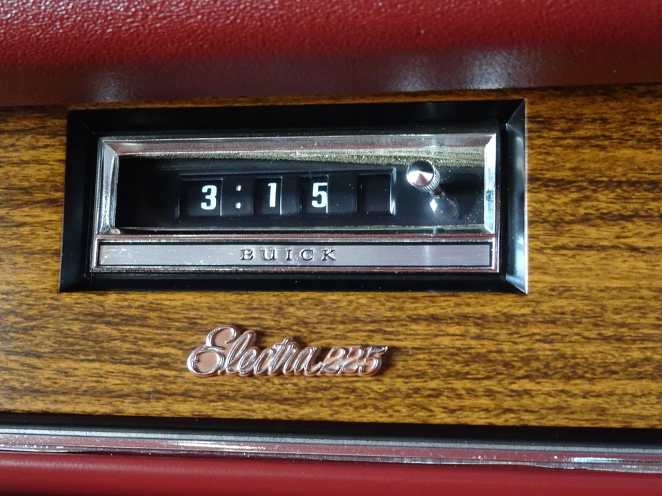 1976 Buick Electra - Image 31 of 31