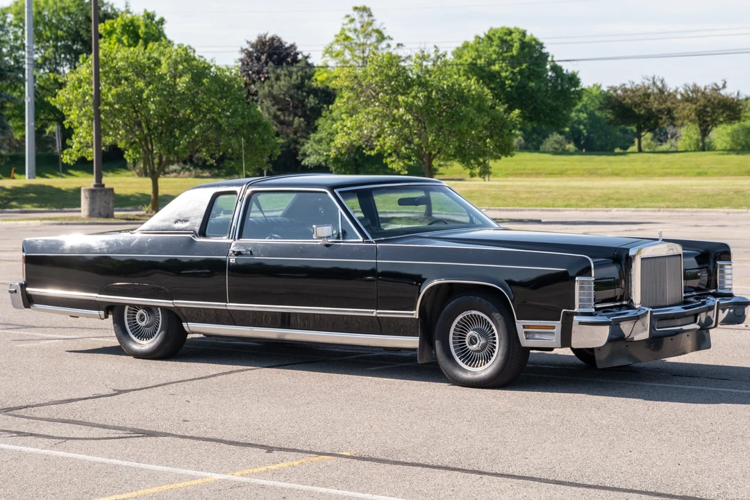 1977 Lincoln Continental 5th Gen - Image 4 of 31