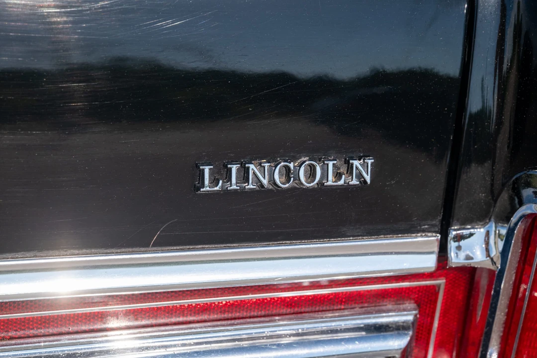 1977 Lincoln Continental 5th Gen - Image 27 of 31