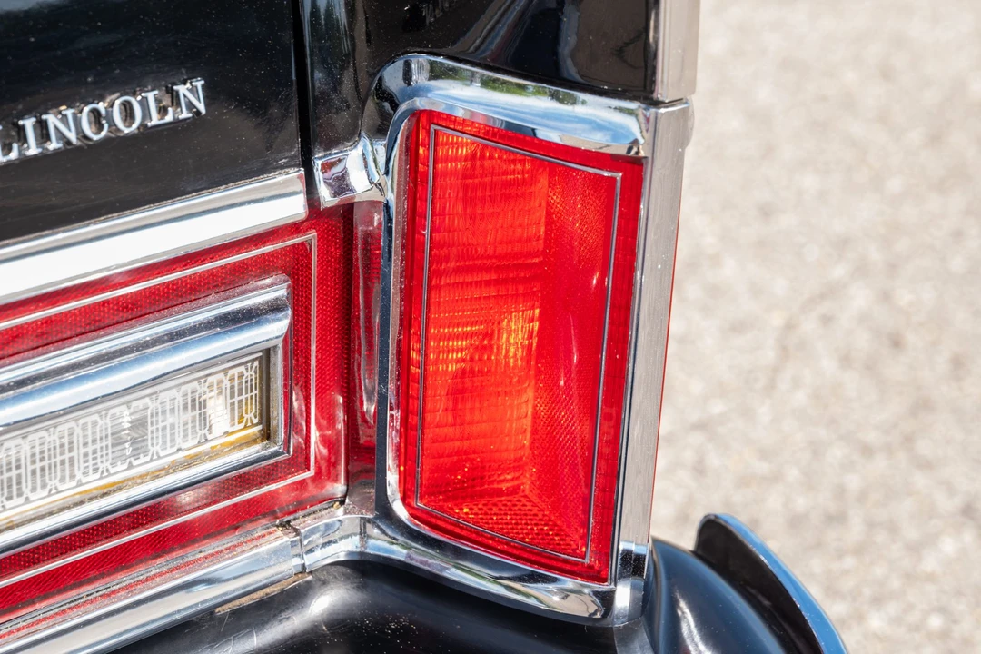 1977 Lincoln Continental 5th Gen - Image 13 of 31