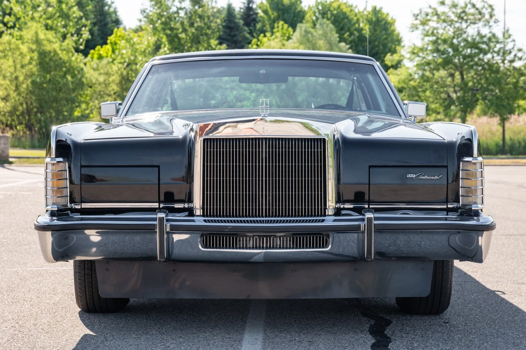 1977 Lincoln Continental 5th Gen - Image 2 of 31