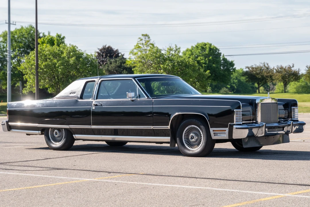 1977 Lincoln Continental 5th Gen - Image 3 of 31