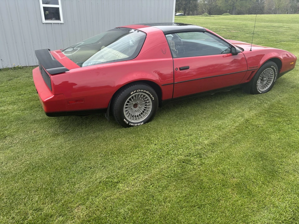 1982 Pontiac Firebird Trans Am 3rd Gen - Image 5 of 31