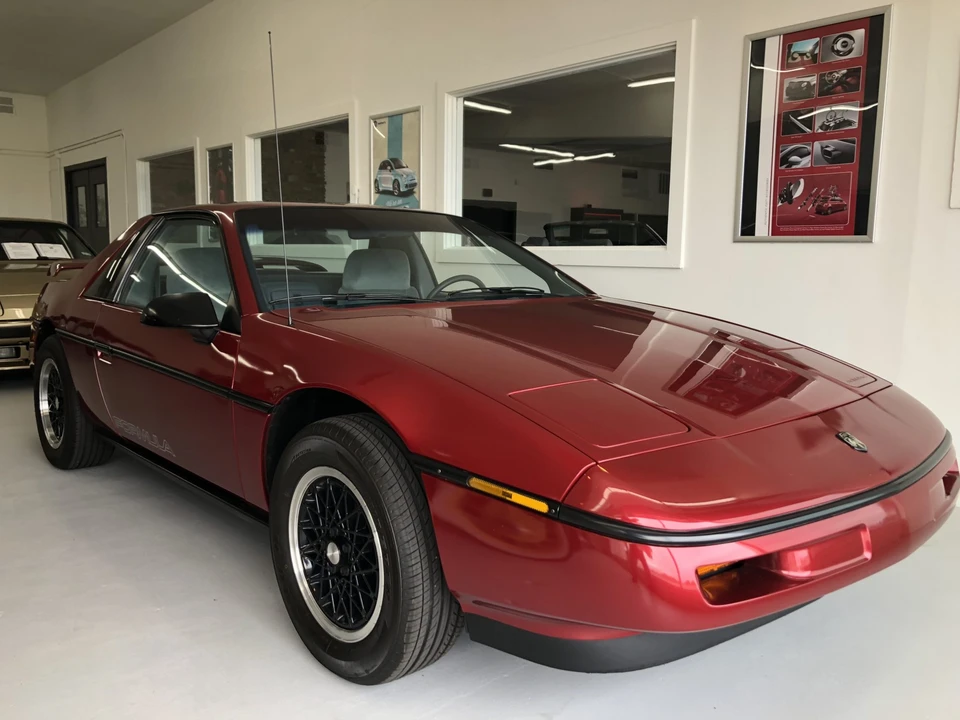 1988 Pontiac Fiero Formula - Image 22 of 31