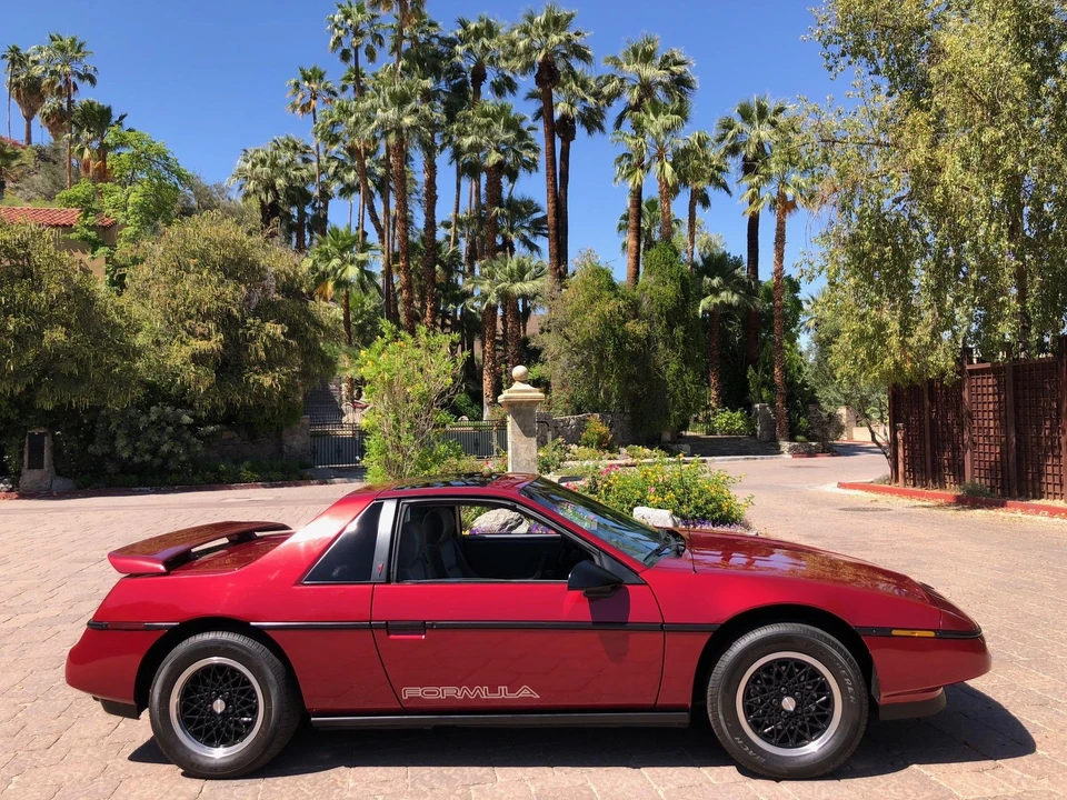 1988 Pontiac Fiero Formula - Image 9 of 31
