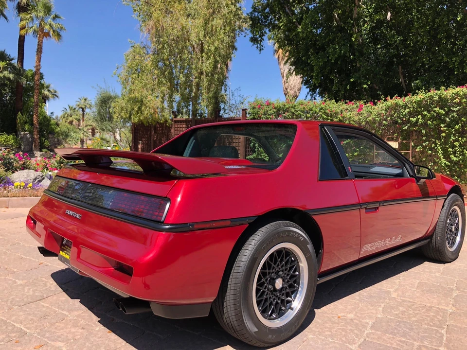 1988 Pontiac Fiero Formula - Image 10 of 31