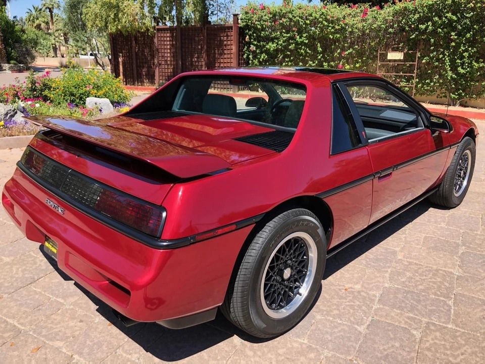 1988 Pontiac Fiero Formula - Image 11 of 31