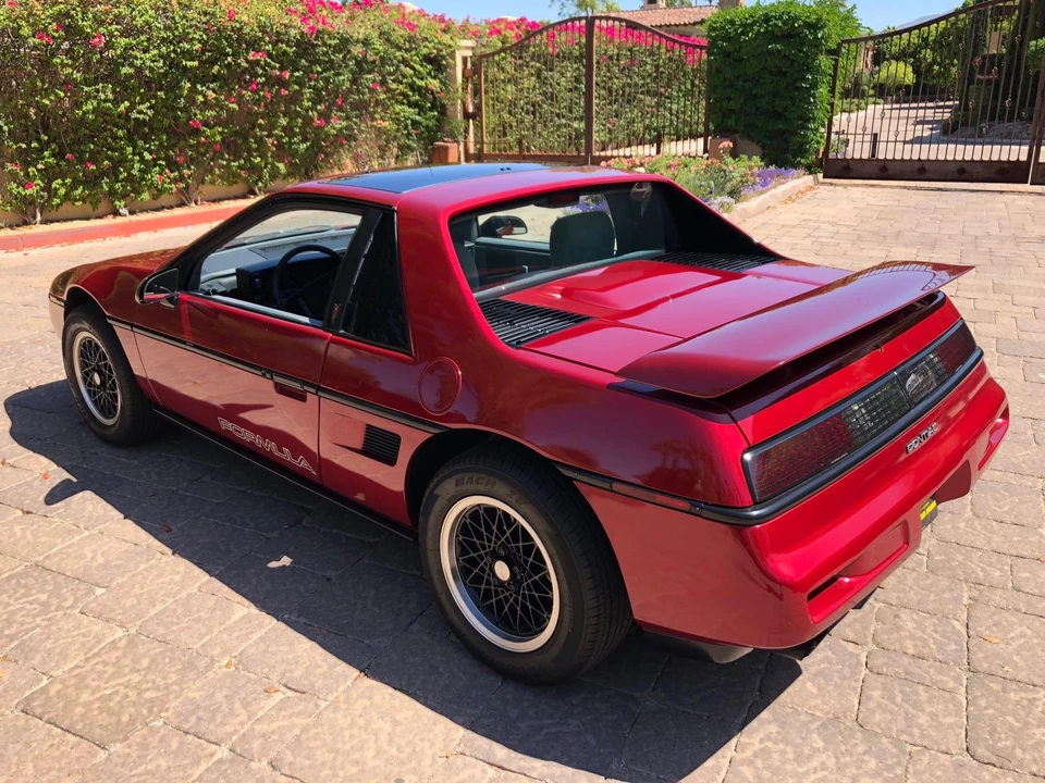 1988 Pontiac Fiero Formula - Image 15 of 31