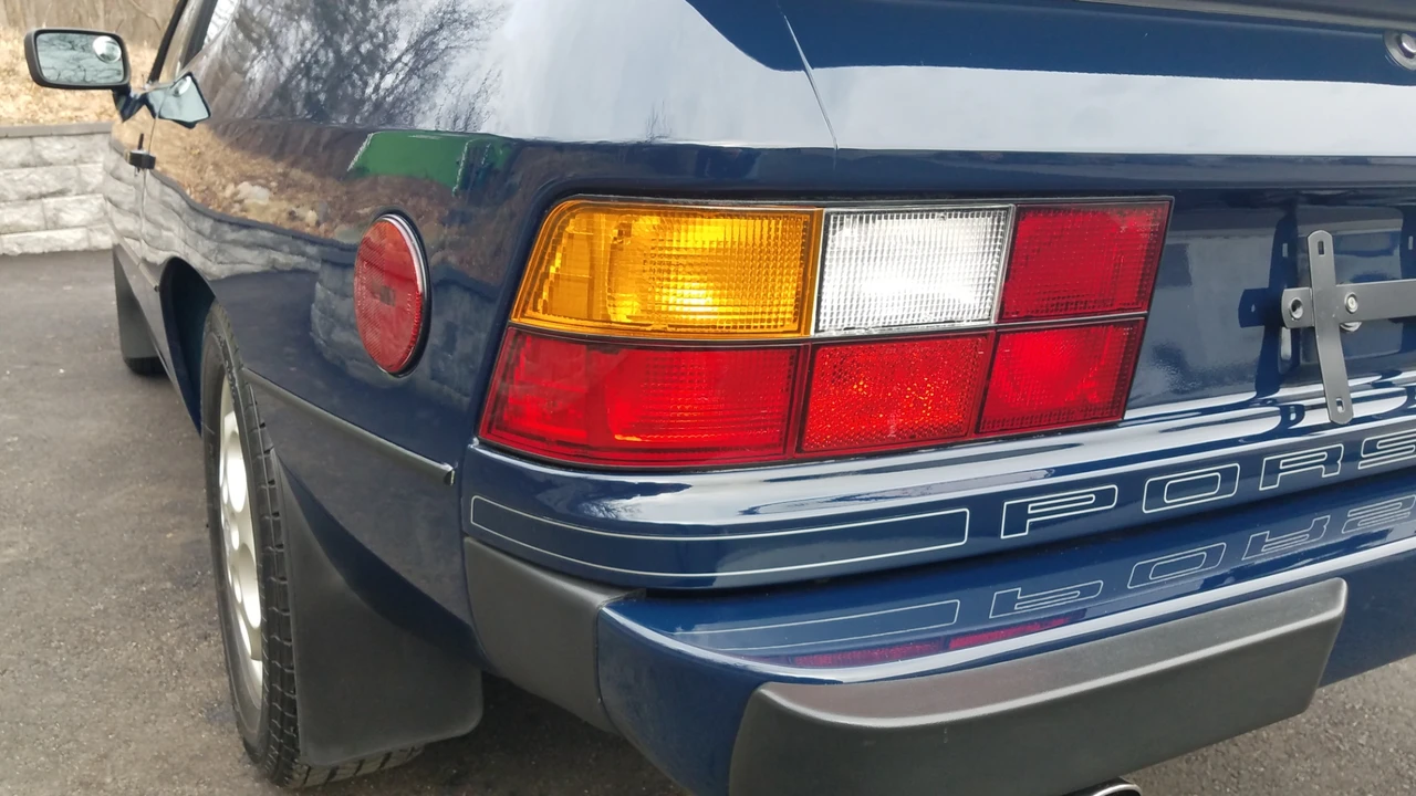1988 Porsche 924 S - Image 26 of 31