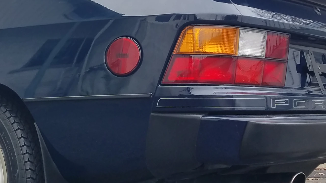 1988 Porsche 924 S - Image 25 of 31