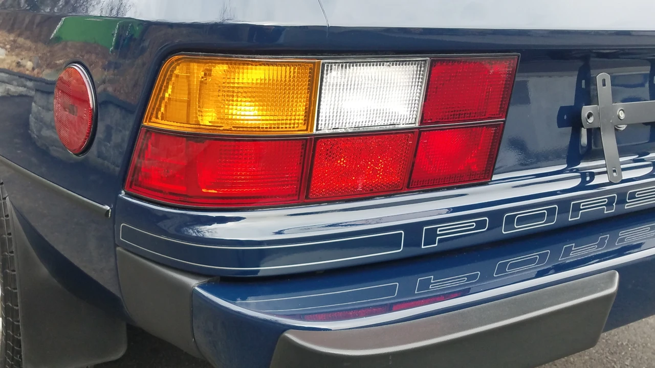 1988 Porsche 924 S - Image 27 of 31