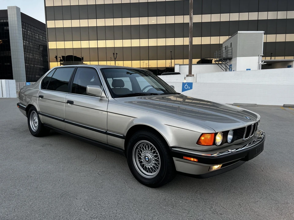 1989 BMW E32 7 Series - Image 25 of 31