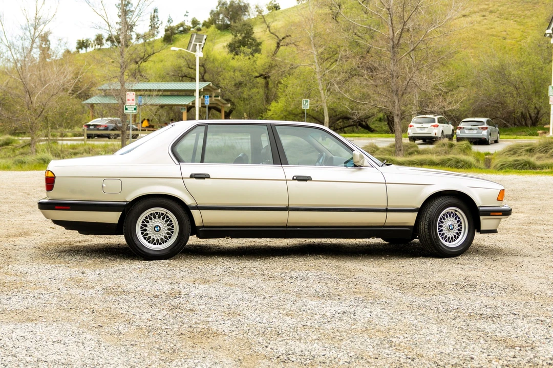 1989 BMW E32 7 Series - Image 12 of 31