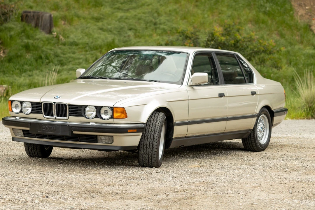 1989 BMW E32 7 Series - Image 4 of 31