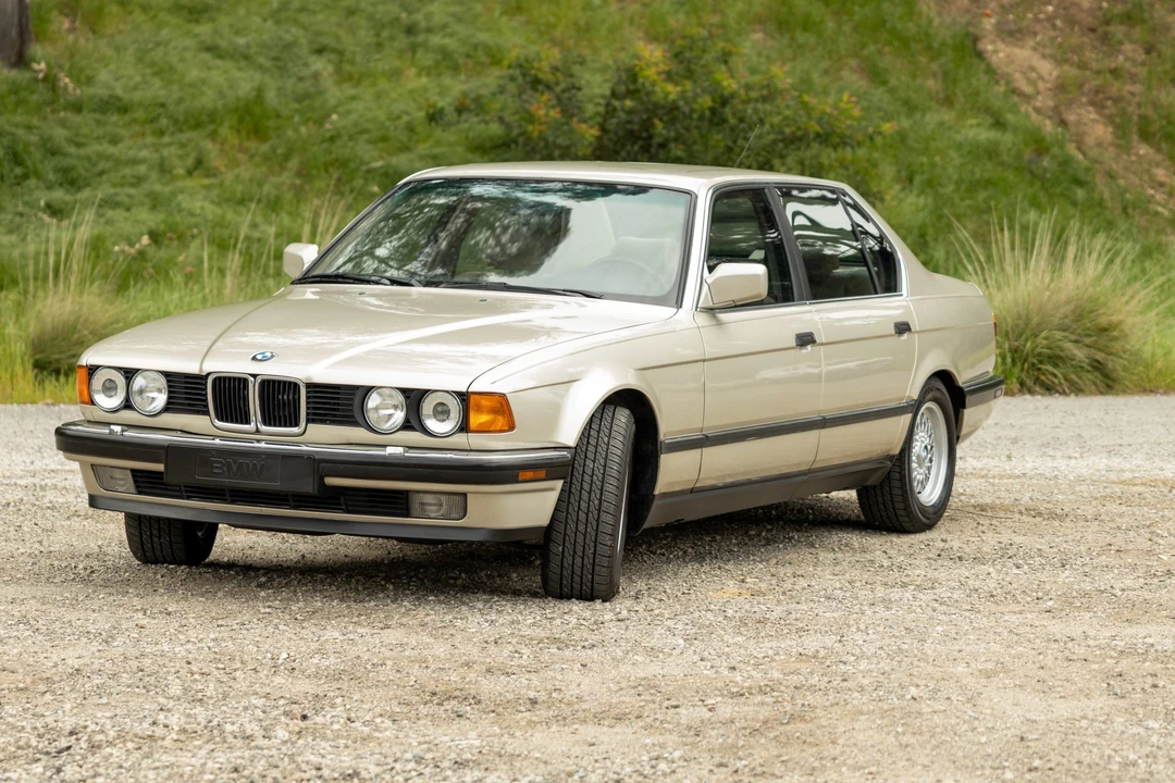1989 BMW E32 7 Series - Image 3 of 31