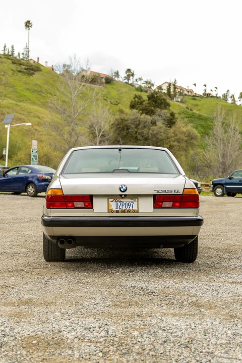 1989 BMW E32 7 Series - Image 9 of 31