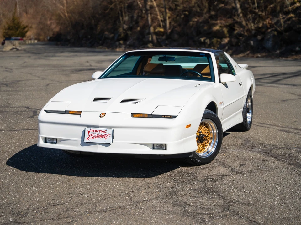 1989 Pontiac Firebird Trans Am 3rd Gen - Image 2 of 31
